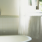 ユニットバスから水漏れ！そんなときの原因と対処方法がすぐわかる