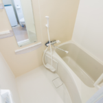 賃貸物件のユニットバスをリフォームする際の注意点や費用について